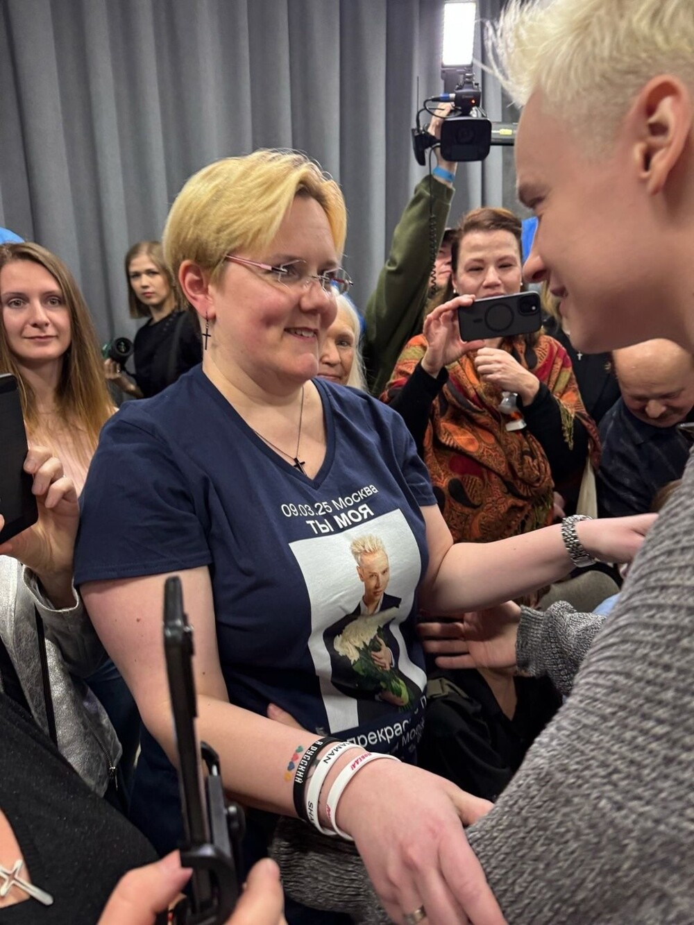"Я люблю Ярослава": 47-летняя немка стала фанаткой артиста SHAMAN, посещает его концерты в России и считает русских самыми добрыми людьми
