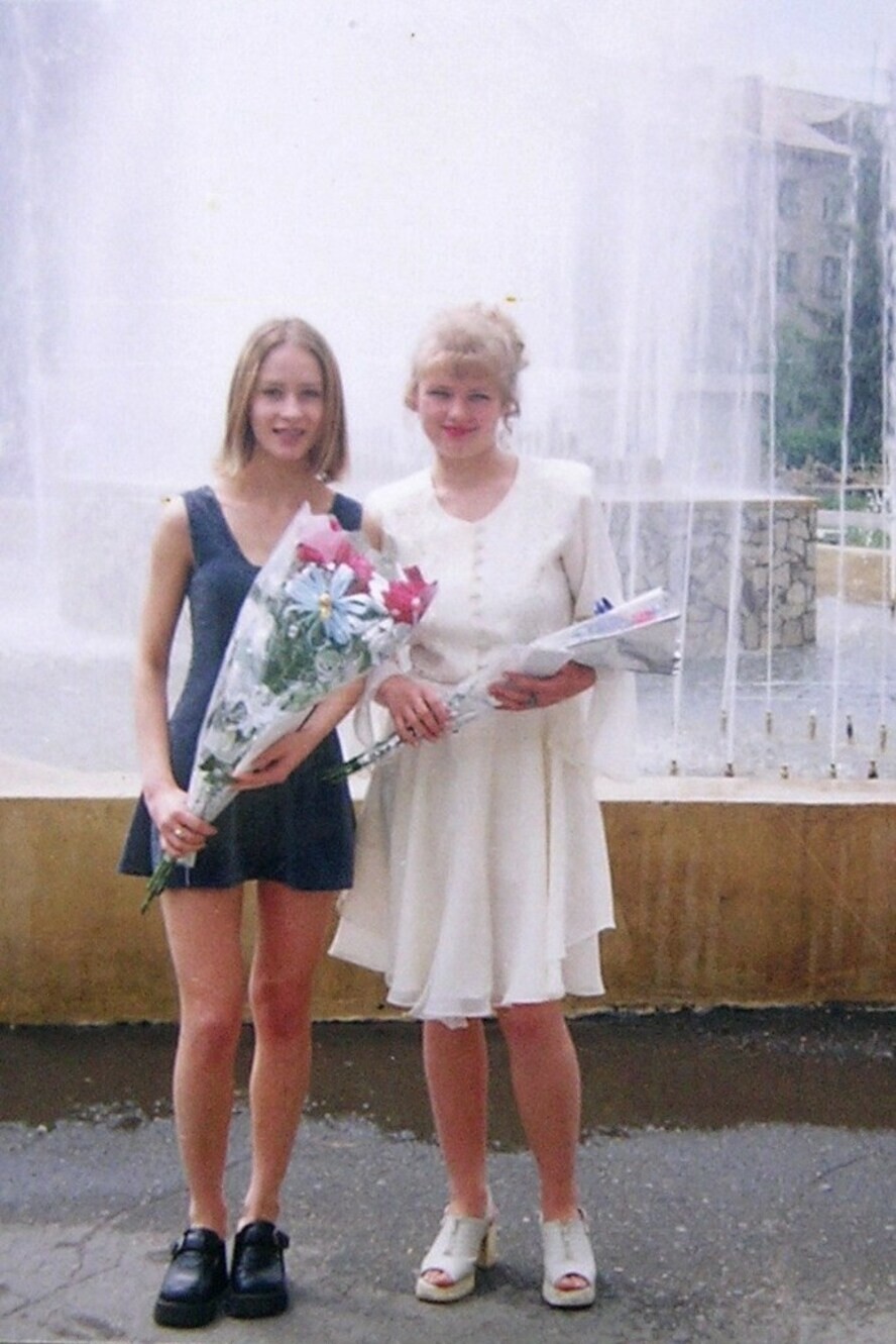 Выпускницы. Бийск, 1999 год.