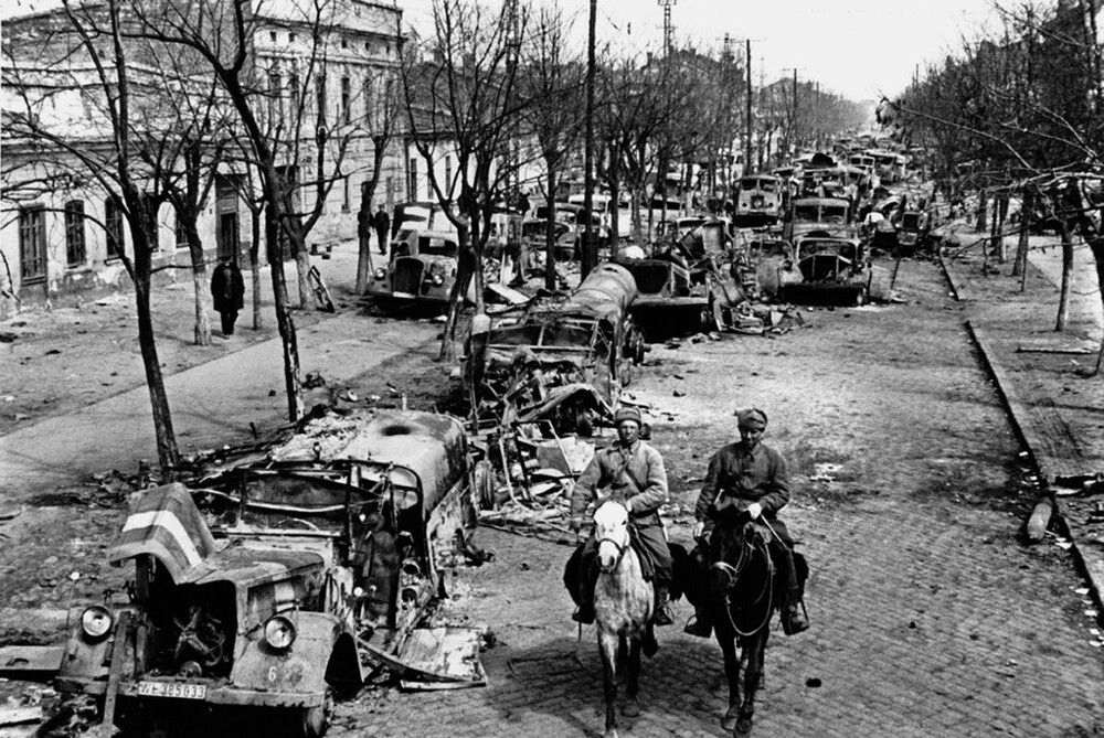Первые дни после освобождения. 15–30 апреля 1944 года. Автор: Дмитрий Бальтерманц. Одесса.