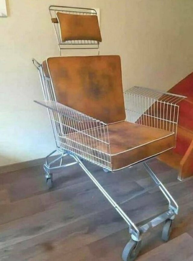 Не ищите здесь смысл. Здесь в основном маразм