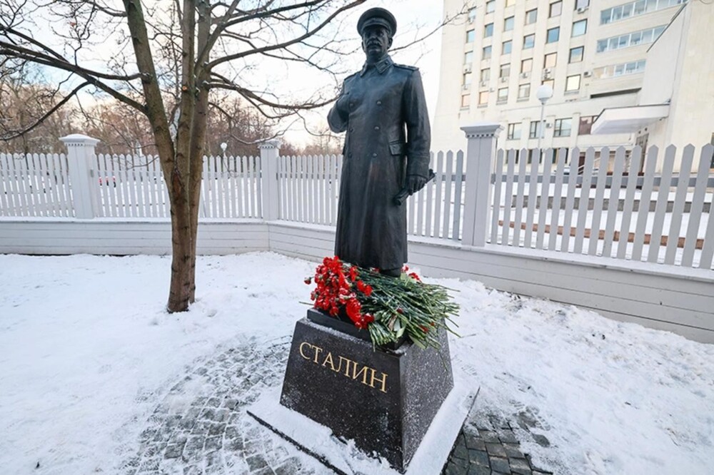 Вологодская прокуратура требует демонтировать памятник Сталину