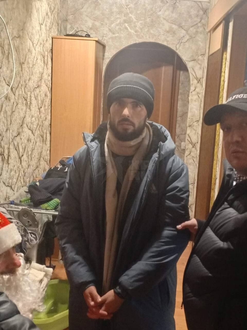 Узбек по имени Курбонмурод познакомился с 12-летней девочкой в 2023 году, а спустя время заманил ребенка к себе домой и изнасиловал