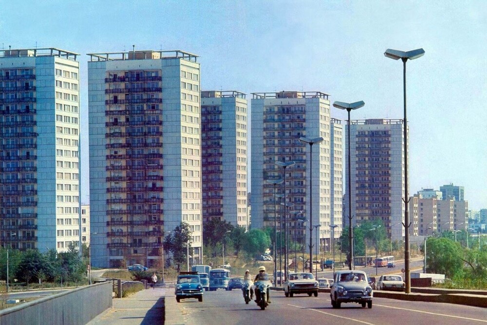 Ленинградское шоссе от Ленинградского моста и дома 126,128,120,122,114,116 и 112.