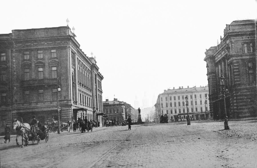 Театральная площадь