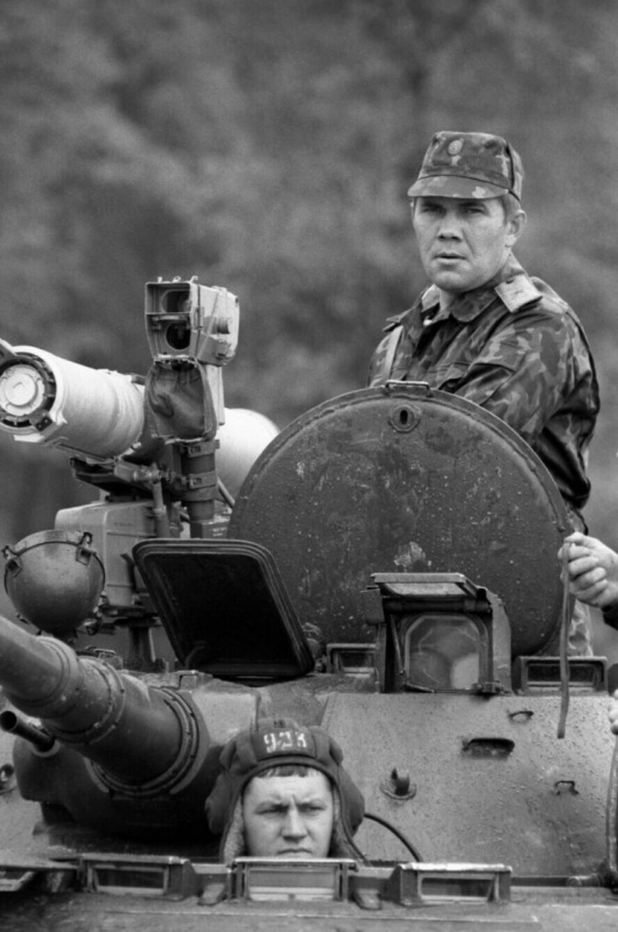 Гвардии генерал-майор Александр Иванович Лебедь. 30 июня 1992 года. 