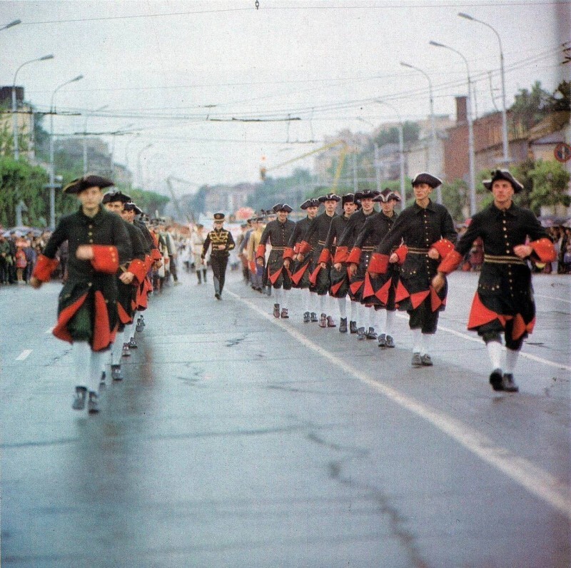 Пpaзднованиe Дня гopoдa Pязaни на площади Ленина, 1993 год