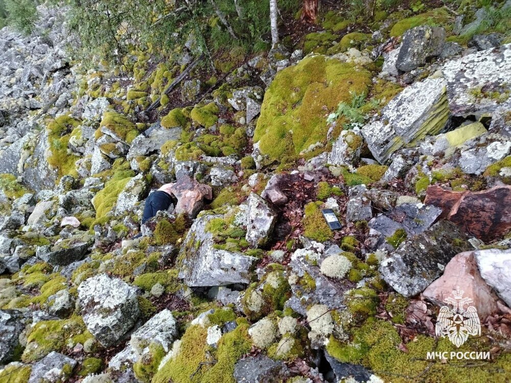 Турист сорвался со скалы во время фотосессии