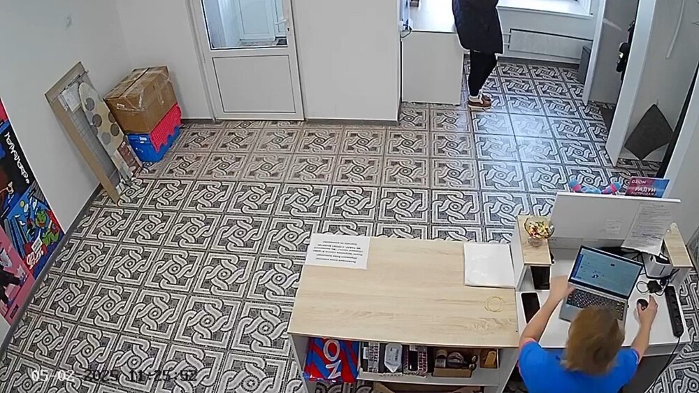Клиентка ПВЗ специально сломала ложку для обуви