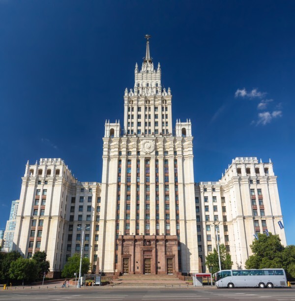 Высотка на Красных воротах: дом-метро