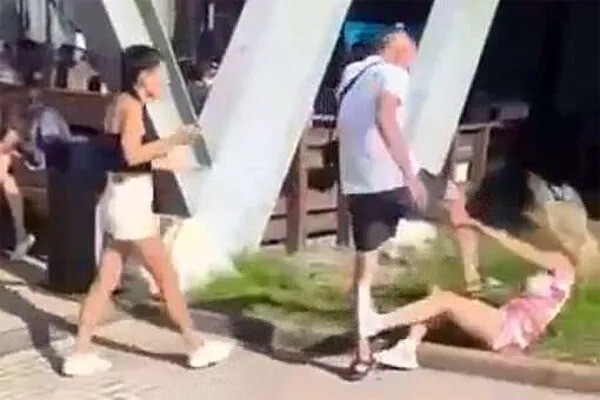 Туристы подрались в очереди на канатку по акции в Сочи