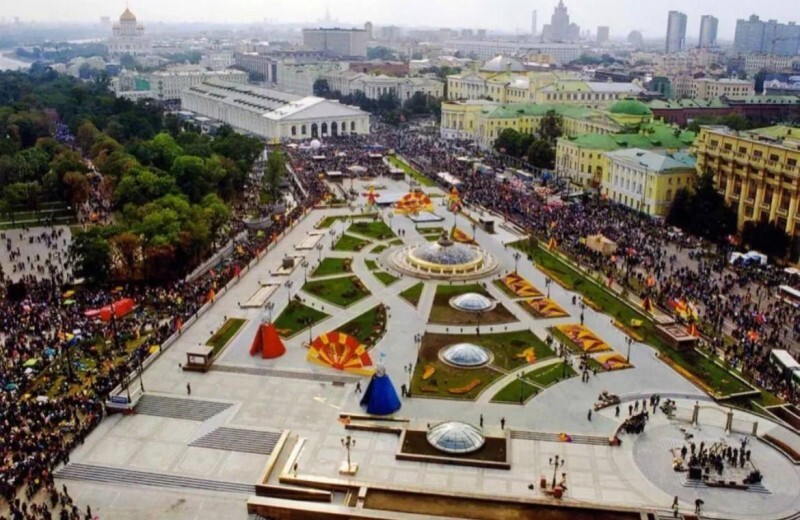 Манежная площадь. Москва, 1997 год