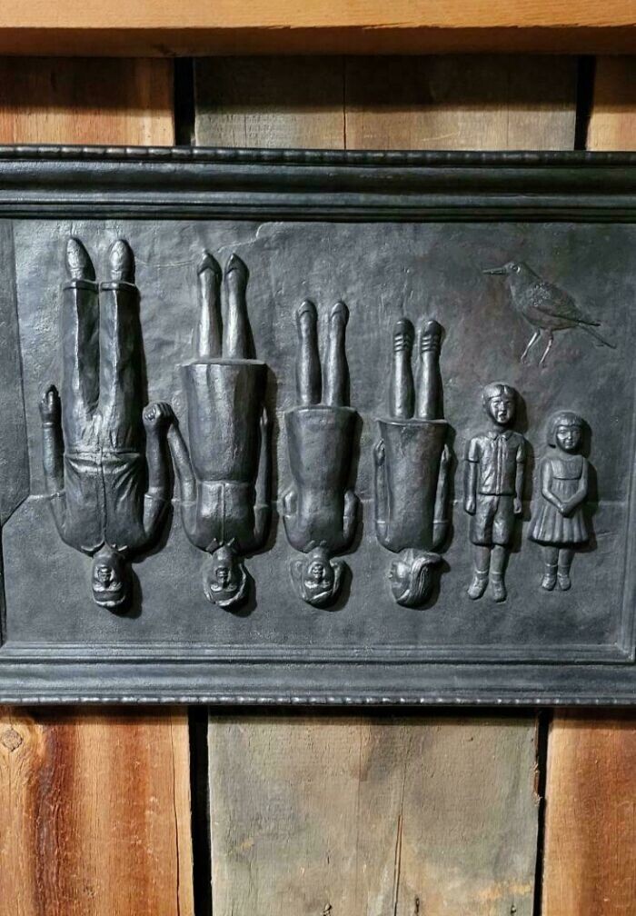 24. Нашёл эту мрачную металлическую картину