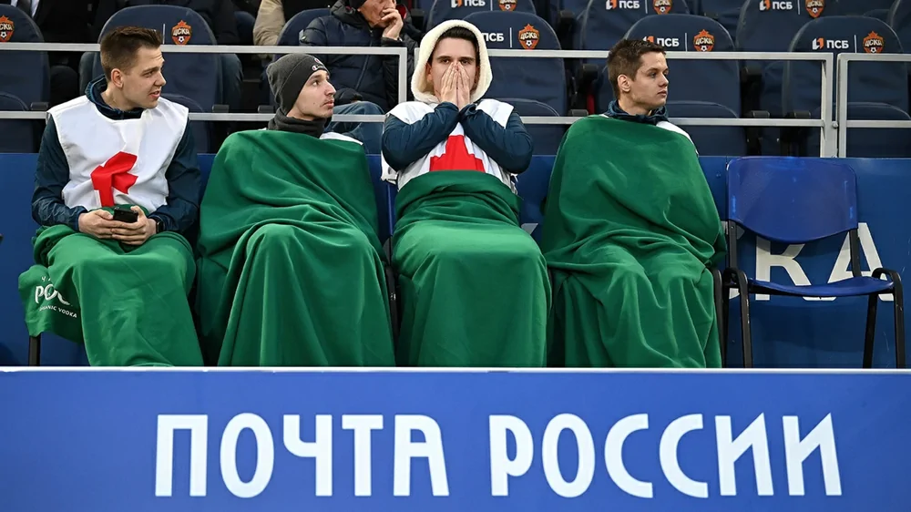 «Почту России» заподозрили в уводе пенсионных денег и пособий на сторонние счета. Госкомпанию также упрекнули в высоких тратах на пиар и спонсорство на фоне резкого роста долгов
