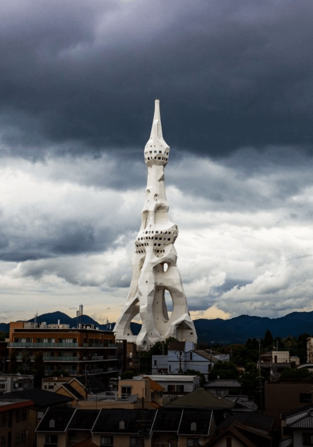 5. Башня Великой Молитвы за Мир, Тондабаяси, Осака, Япония