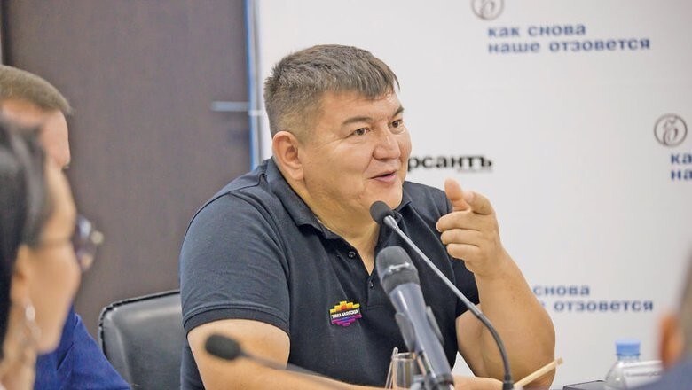 У задержанного в Башкирии чиновника нашли фото со встречи с Шамилем Басаевым