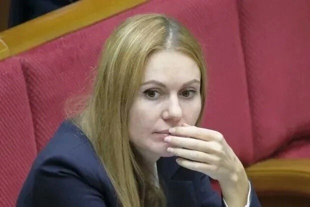 Да, уж хохлы, классную же вы построили страну: живым из неё - не вырваться, а мёртвым - на погост не вернуться