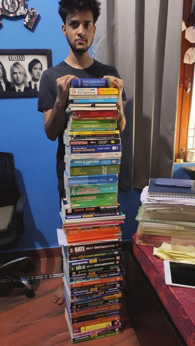 Чтобы получить госдолжность, мне пришлось прочитать столько книг