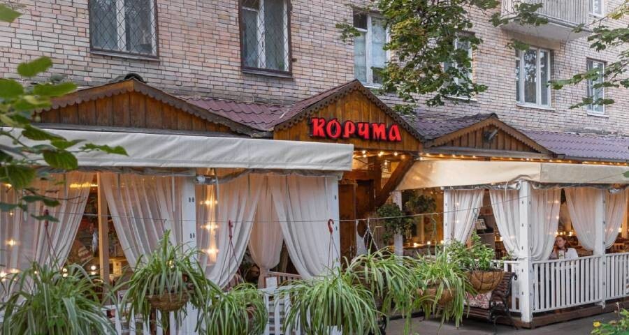 В Москве уволили официанта, который принёс посетительницам-мусульманкам сало