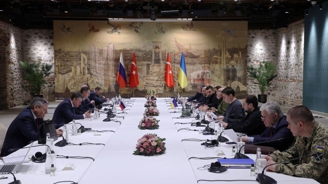 Киев в панике: переговоры США и России лишают Украину роли участника, Банковая готовит саботаж