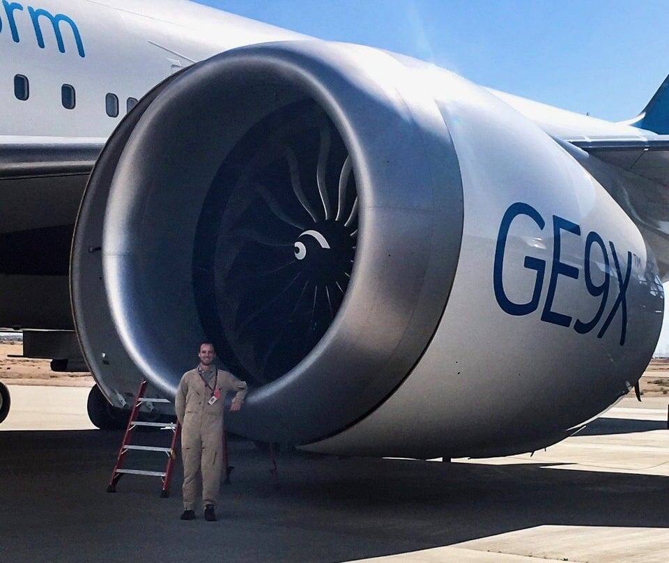 Двигатель, разработанный для Boeing 777. Массивная штучка