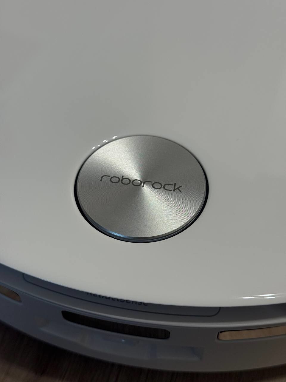 Roborock Qrevo CurvX: робот-пылесос, который залезет туда, куда вы даже тапком не полезете