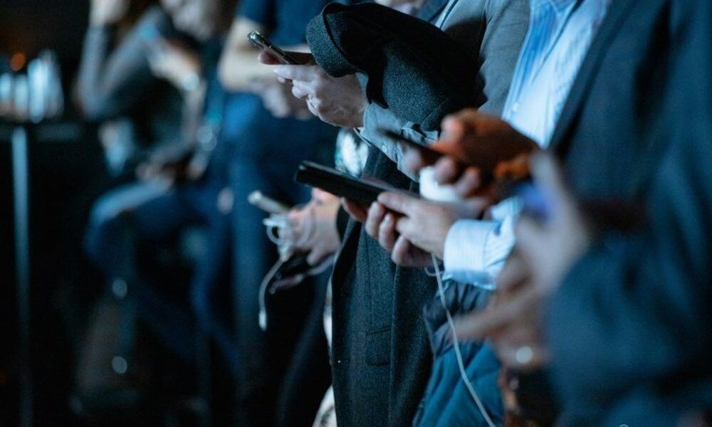 Мобильный интернет по «белым спискам»: новые подробности о том, как россиян будут пускать в Сеть во время отключений