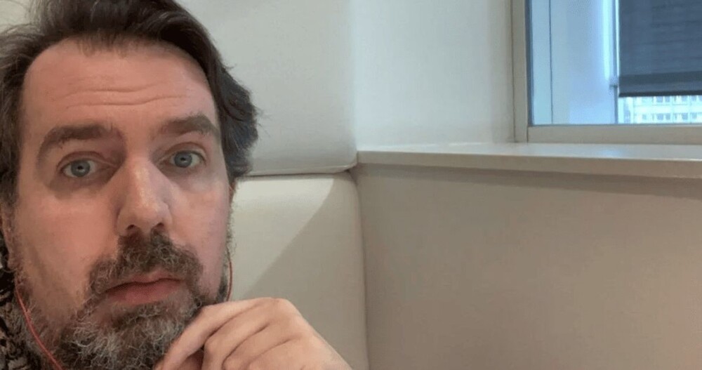Мужчина с самым большим пенисом в мире сломал руку из-за размера органа