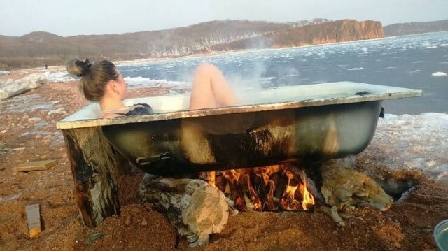 Не ищите здесь смысл. Здесь в основном маразм