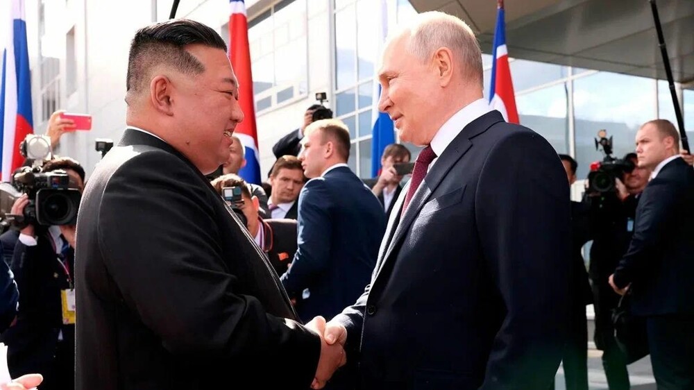 Ким Чен Ын отдал дань вечной славе воинам Красной армии — освободителям Кореи