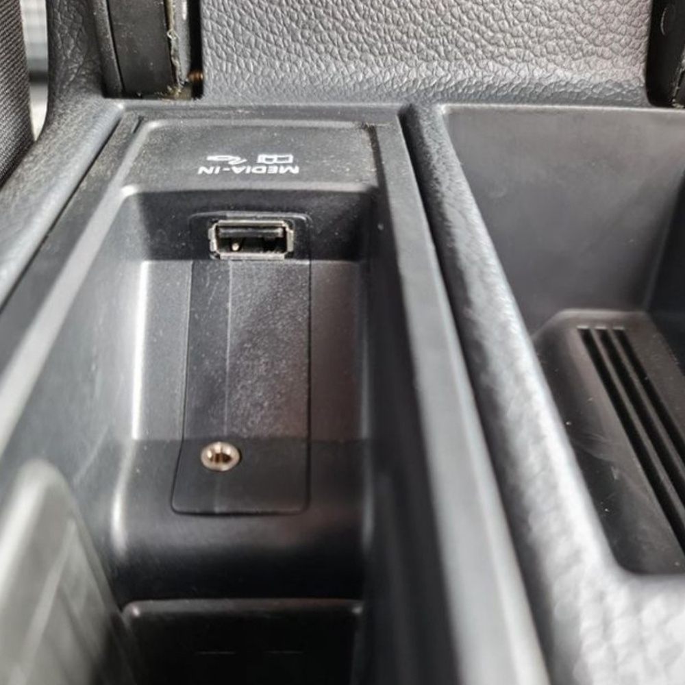 Что это за разъем?» Если это USB-порт, то почему ни один кабель не подходит к нему?