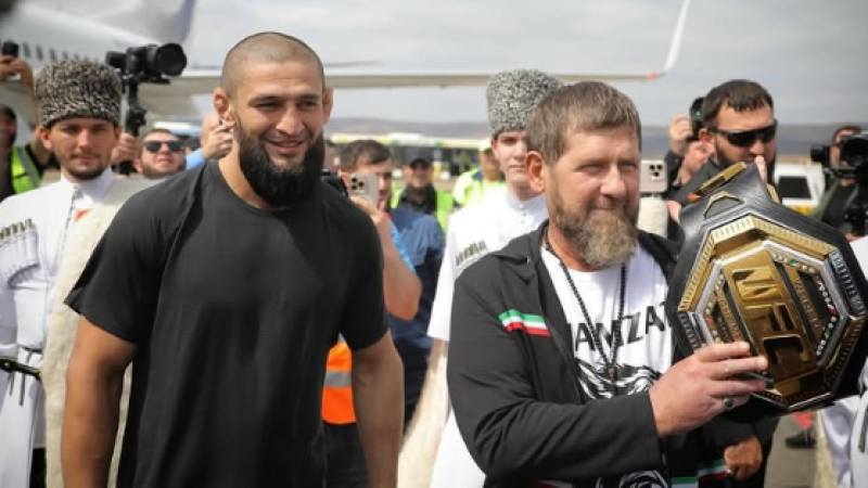 Рамзан Кадыров подарил Maybach чемпиону UFC Чимаеву после его победы на турнире в Чикаго