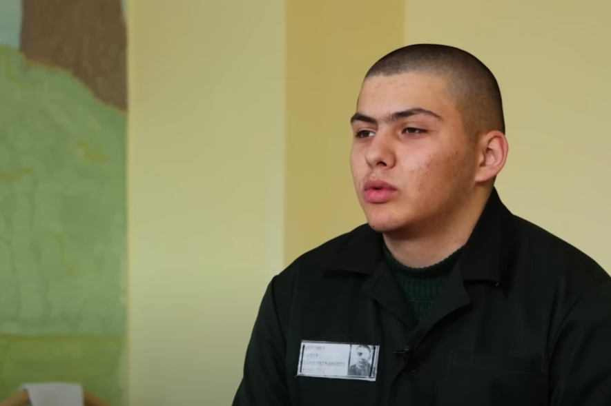 Убийцы, насильники и террористы: как живут малолетние преступники в тюрьме