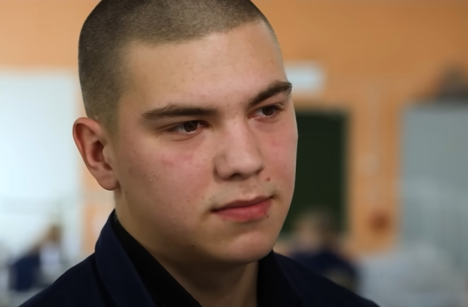 Убийцы, насильники и террористы: как живут малолетние преступники в тюрьме