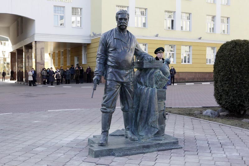 Красный Шайтан пустыни: настоящая история таможенника Верещагина