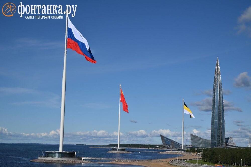 Малийцы поздравили россиян с Днём флага