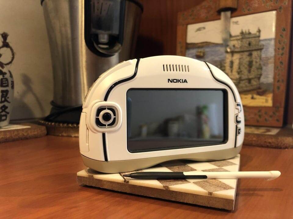 Nokia 7700 — год выпуска: 2003