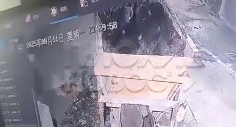 В Китае рабочий заживо закопал своего коллегу