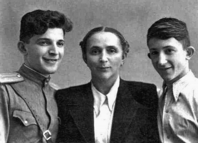 Старший брат: А из АБС