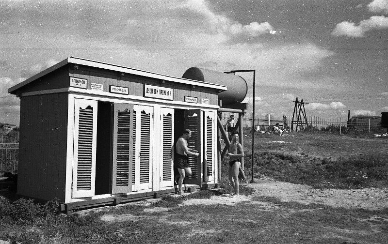 Московский пляж. 1955–1959 годы. Автор: Семен Мишин-Моргенштерн.