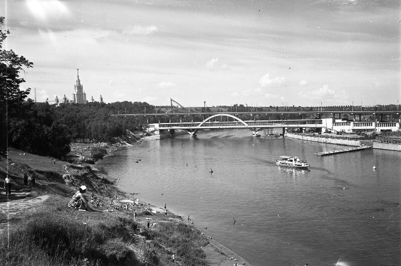 Вид на Москву-реку и метромост. 1958–1960 годы. Автор: Иван Шагин.