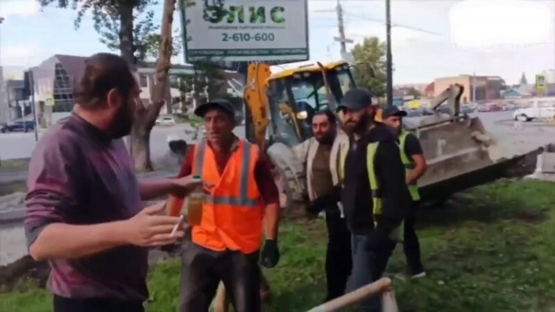 В Челябинске мигранты-дорожники напали на мужчину, возмущенного порчей газона