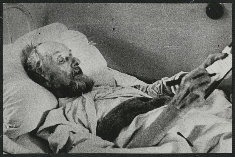 Константин Циолковский в день своего 78-летия. Автор: Борис Вдовенко. Калуга.
