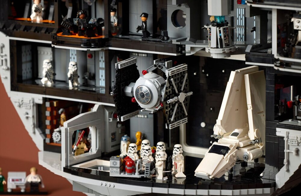 Гигантская Звезда Смерти из 9023 деталей LEGO