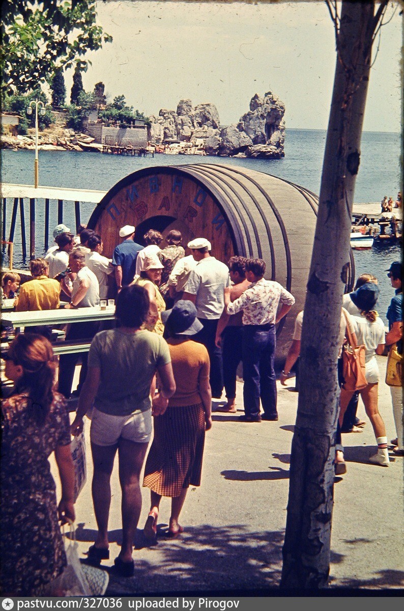 Пивной бар в Гурзуфе.