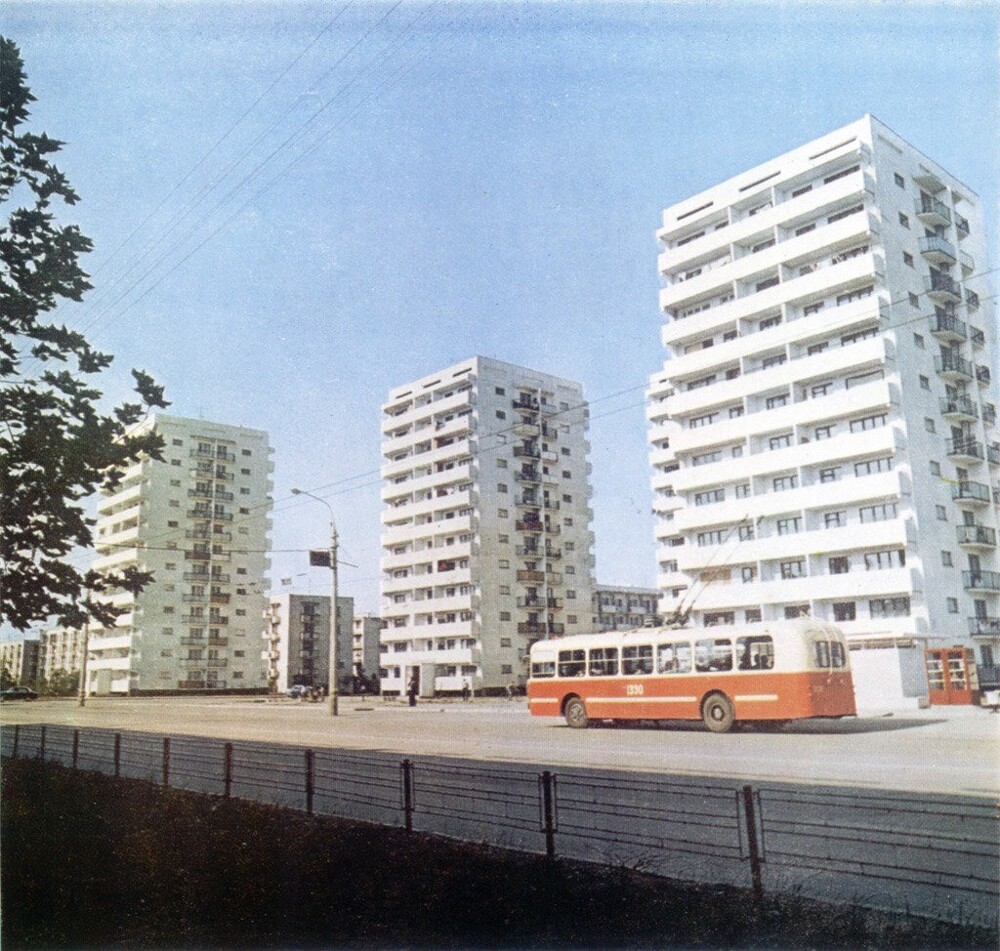 Севастополь. Новенькие дома на проспекте Генерала Острякова.