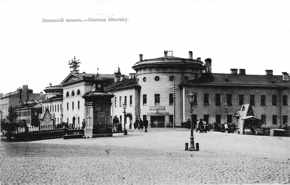 Офицерская улица