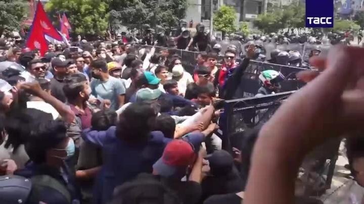 В Непале революция зумеров 