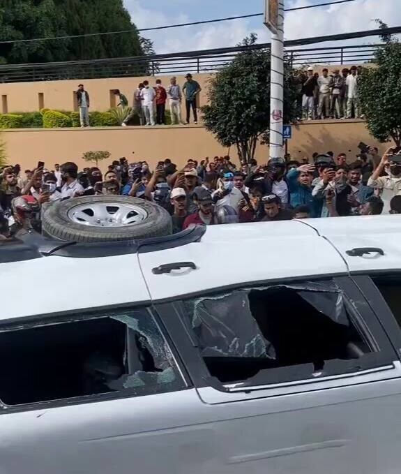 «Революция зумеров» происходит в Непале — власти покидают страну на вертолётах