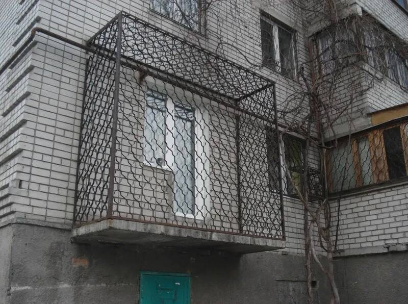 Открытая решетка: балкон без стен