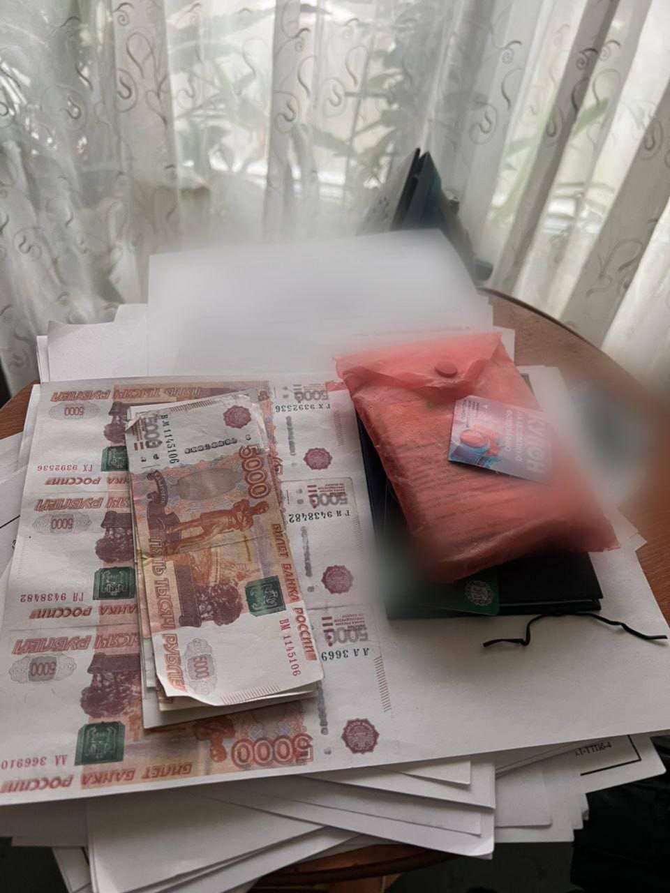 Мужчина напечатал фальшивые деньги и расплачивался ими в магазинах